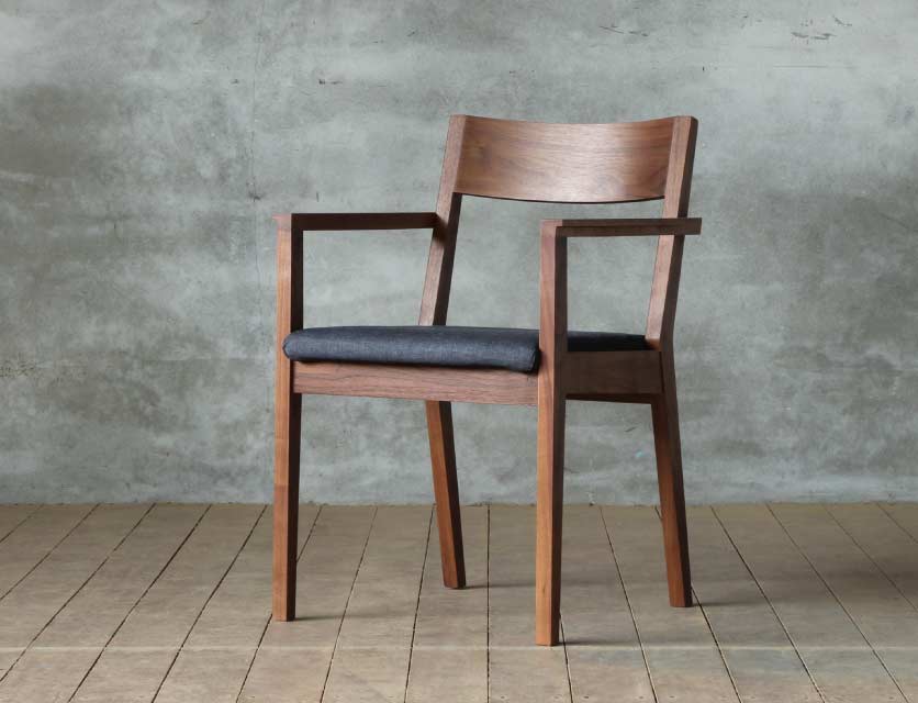 あの　未使用品　SOLID チェア　⭐︎送料込みで新品の半額価格！ 製品 – イス | SOLID（ソリッド） | 世代を超え、末永く愛される