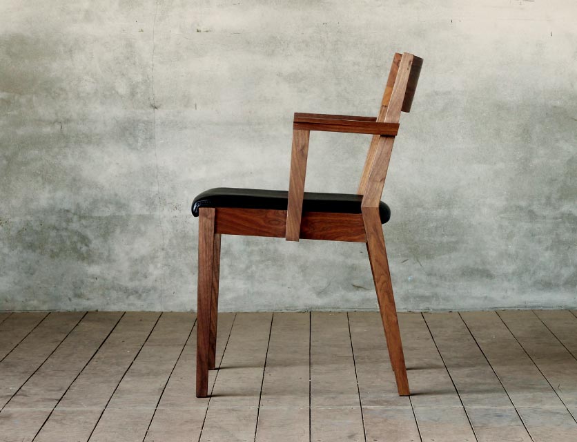 あの　未使用品　SOLID チェア　⭐︎送料込みで新品の半額価格！ 製品 – イス | SOLID（ソリッド） | 世代を超え、末永く愛される