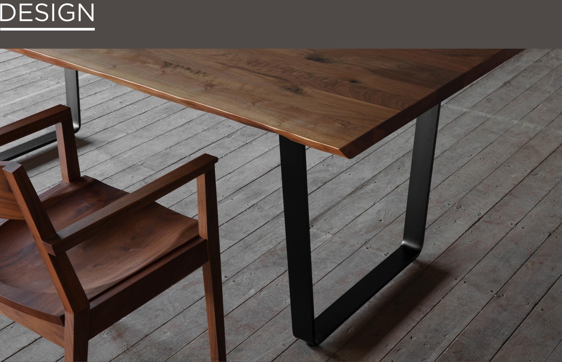 無垢材温もりとスチール脚の無機質さ。異素材の組み合わせが重厚感を醸し出します。SOLID福岡の家具の中でも人気のダイニングテーブル。