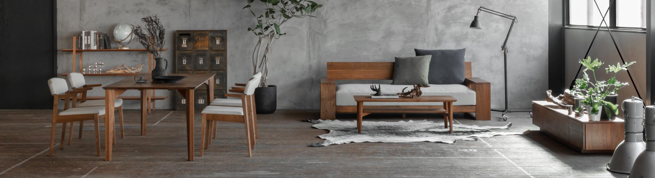 �����E�V�_�ɂ���SOLID�B100���V�R�ؖ��C�ނ��g�p�����ؐ��Ƌ�A���z��I�C�����U�[�Ȃǌo�N�ω����y���߂鎩�R�f�ނƂ̑g�ݍ��킹�B�v���o�����݂Ȃ��疡�킢�[����ĂĒ����A����ȉƋ�����񋟂������܂��B