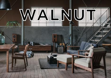 カッコよさを引き立てるウォールナットは、SOLIDのシャープなデザインの家具と相性抜群です。無垢の温かみとカッコよさをお楽しみください。