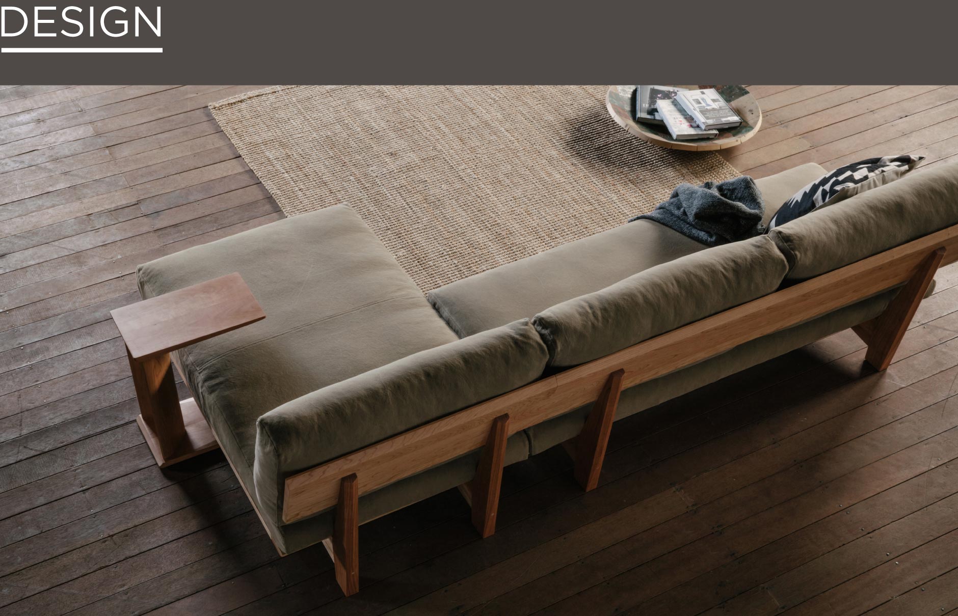足を伸ばしてゆったり寛げるカウチソファ。組み合わせでL字型にもできるSOLID福岡の家具の中でも圧倒的人気の万能型ソファ。