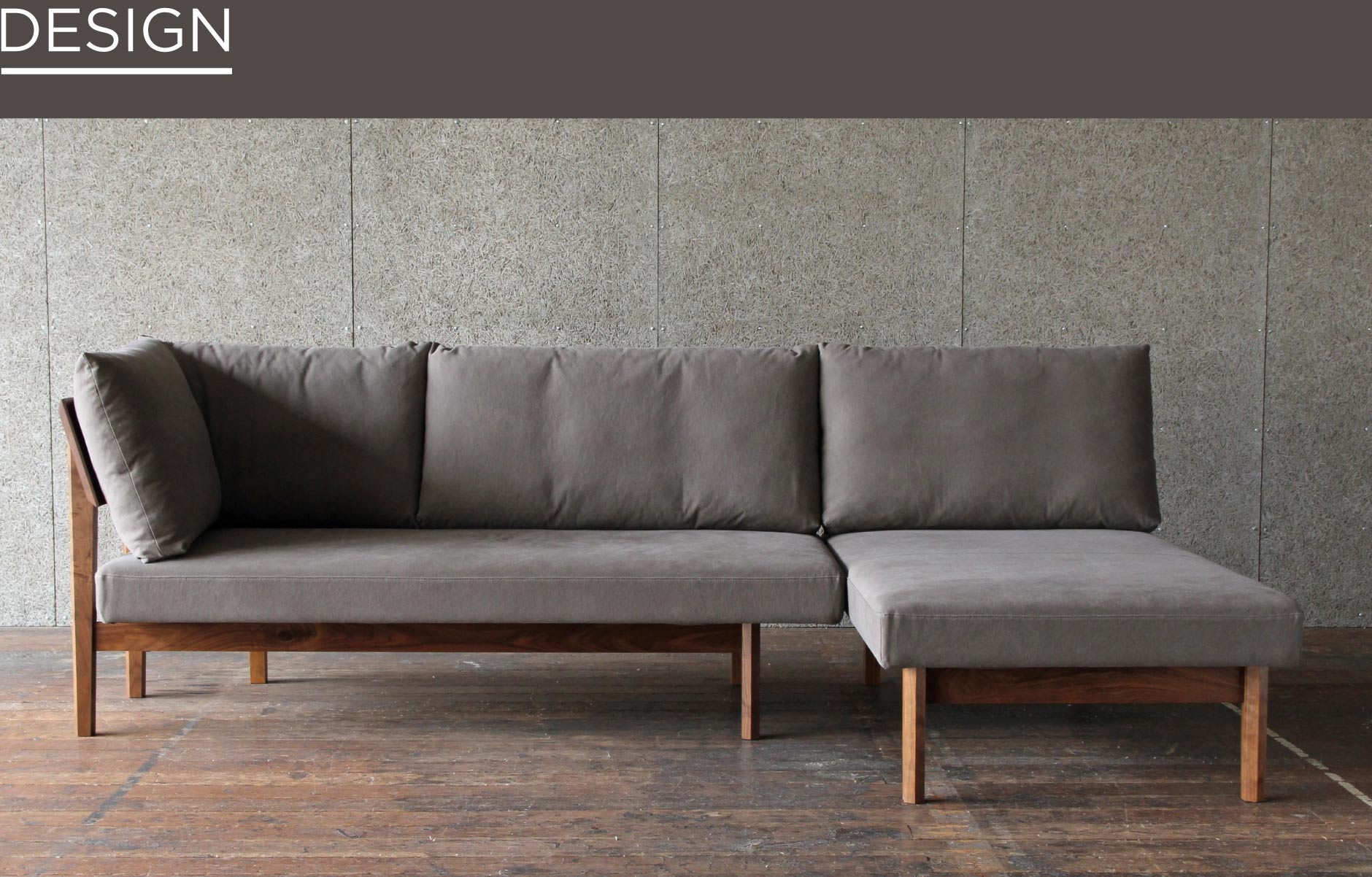 福岡の家具工場で製作された木製のコーナーソファ。フレームは天然木100％なので耐久性抜群です。シンプルでスッキリしたデザインです。
